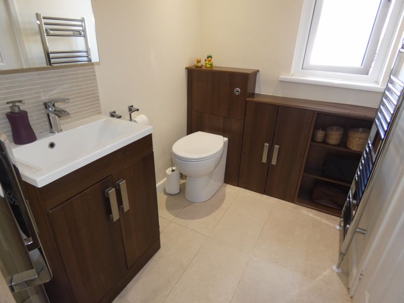 En-Suite- click for photo gallery
